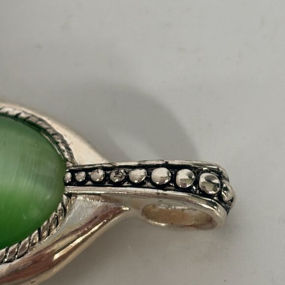 Kenneth Cole Oval Green Cats Eye Gemstone Pendant Silver Tone Glass 2 inch - Picture 3 of 5